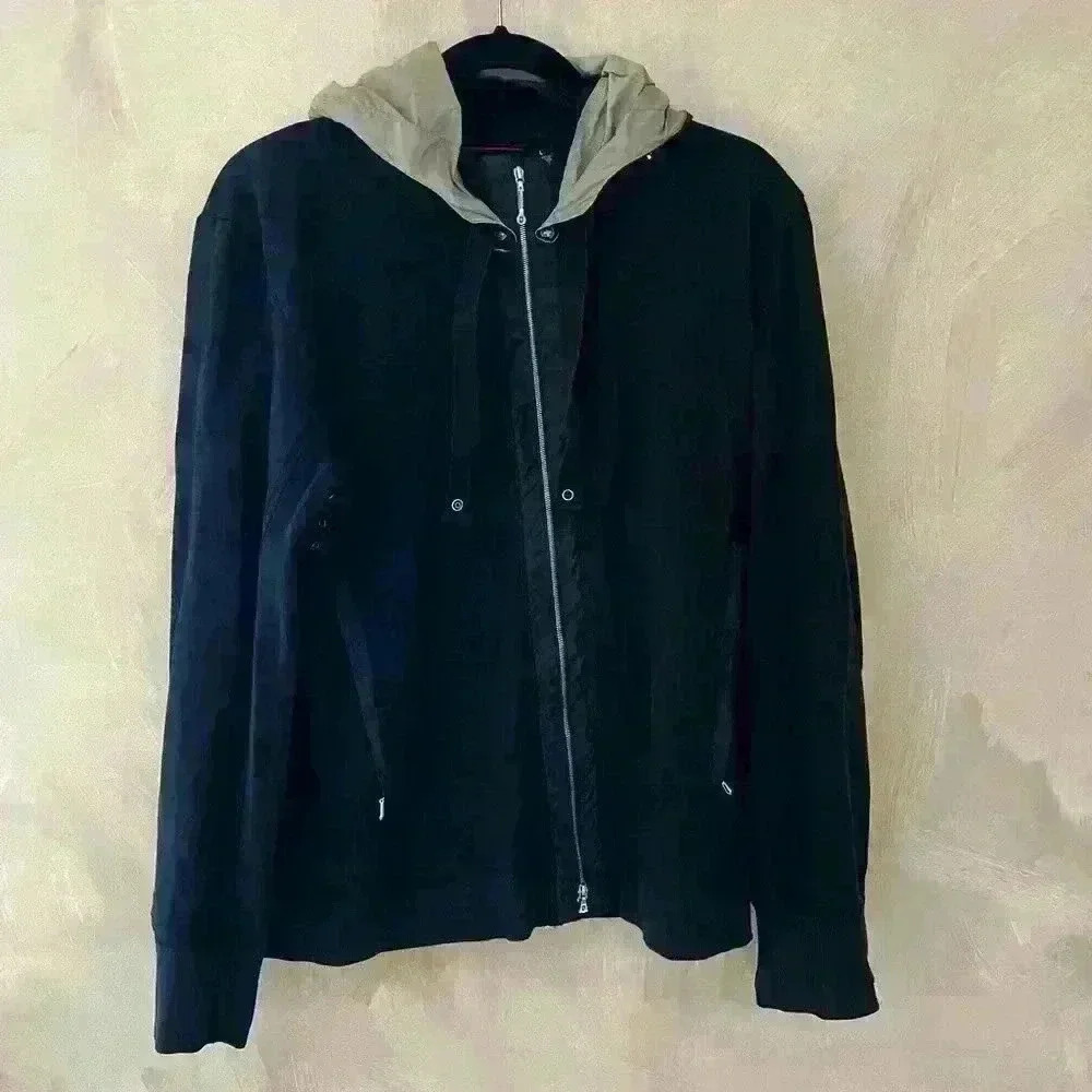 Victorinox light  jacket size L